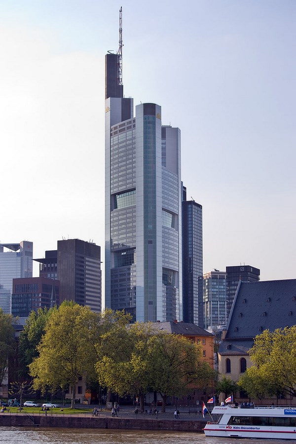 25 Projects by Norman Foster that made him a leader in the Architecture Industry - Commerzbank Tower, Germany