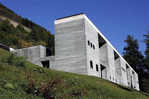 15 Works of Peter Zumthor Every Architect should visit - Thermal Vals, Switzerland