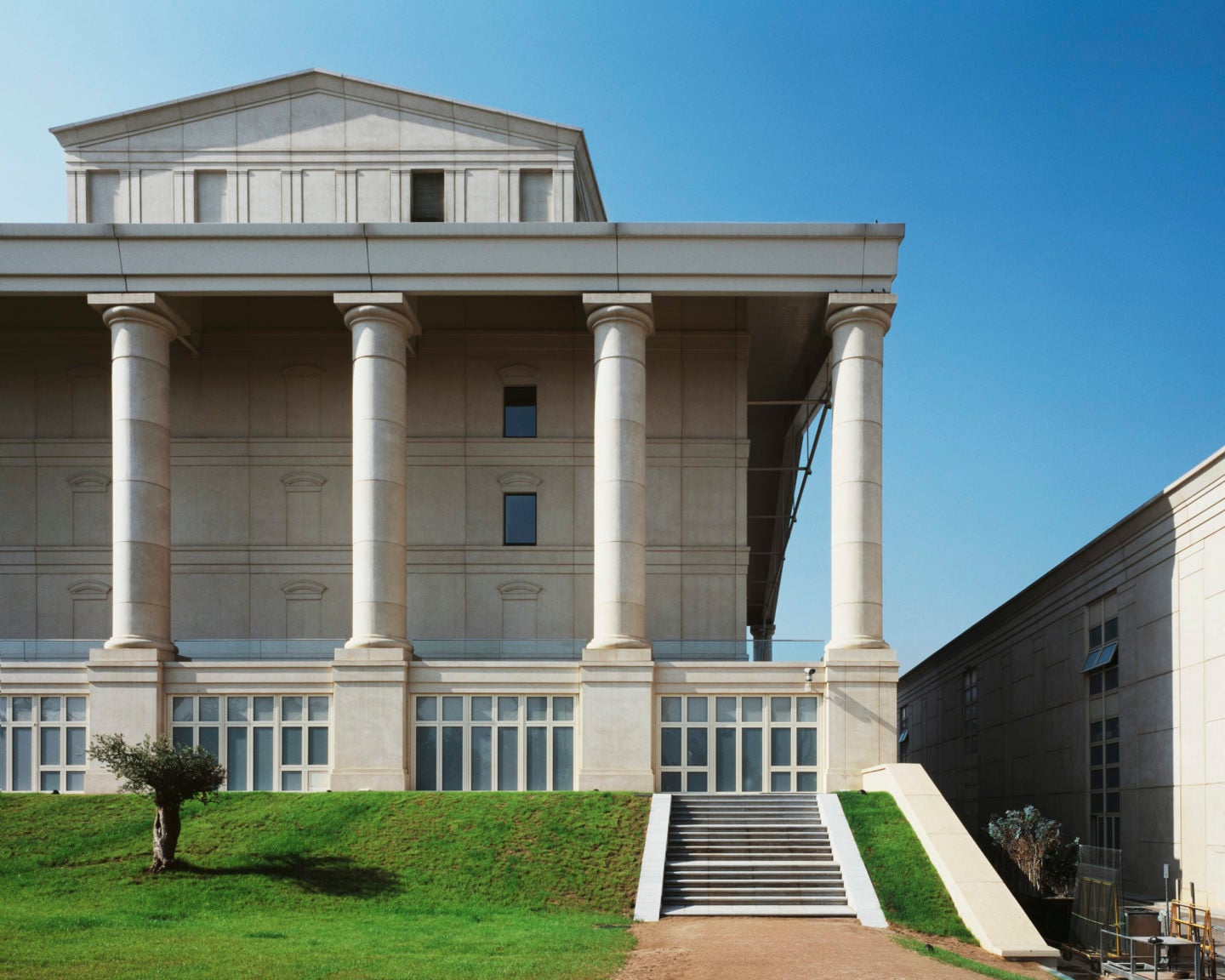 20 Works of Ricardo Bofill Every Architect should visit - The National Theatre of Catalonia