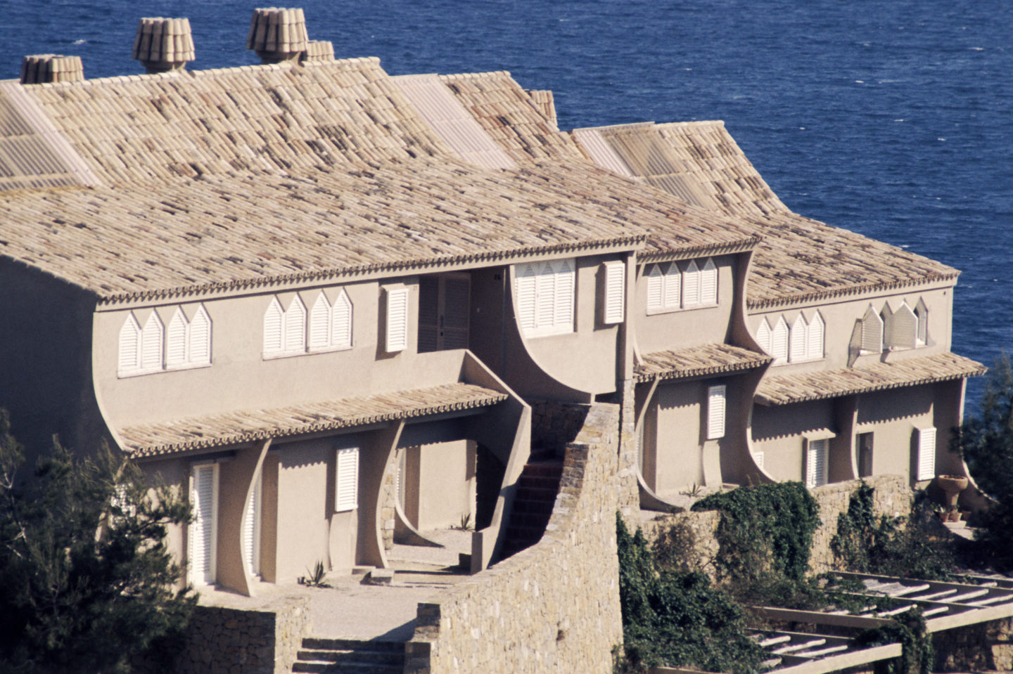 20 Works of Ricardo Bofill Every Architect should visit - Plexus
