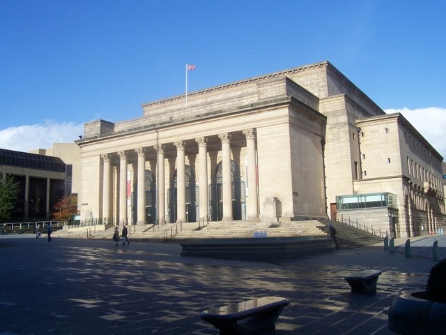 10 Iconic Buildings that define the skyline of Sheffield - Sheffield City Hall