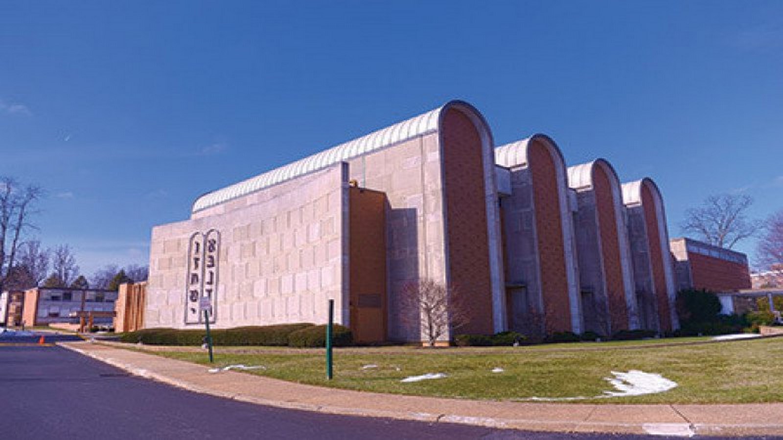 20 Projects that made Walter Gropius the pioneer of Modern Architecture - Temple Oheb Shalom