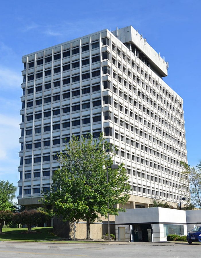 20 Projects that made Walter Gropius the pioneer of Modern Architecture - Tower East