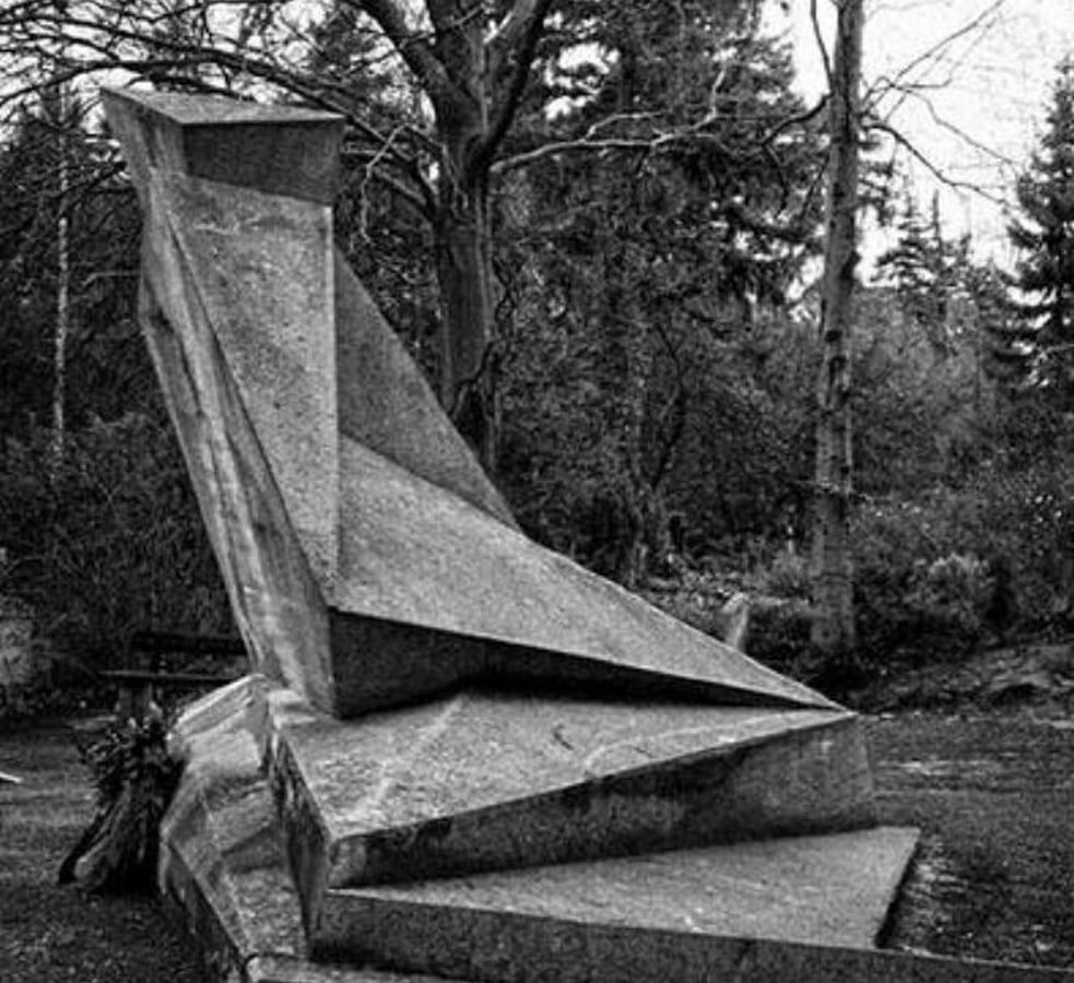 Monument to the March Dead