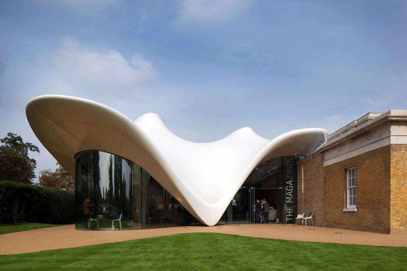 30 Projects That Define Zaha Hadid’s Style - The Serpentine Gallery, UK