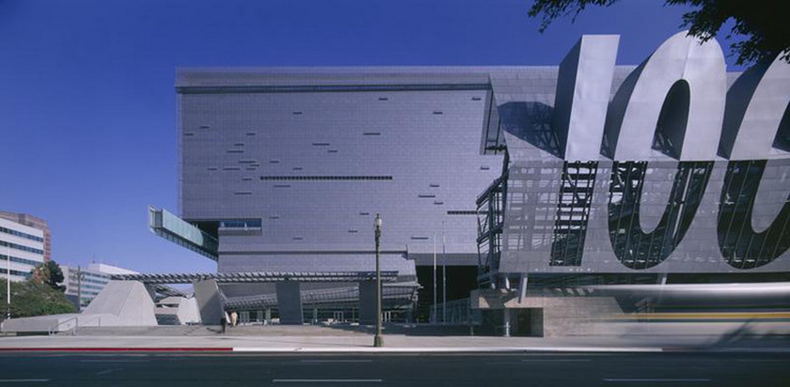 100 Best Architecture Projects of the 21st Century - Caltrans District 7 Headquarters