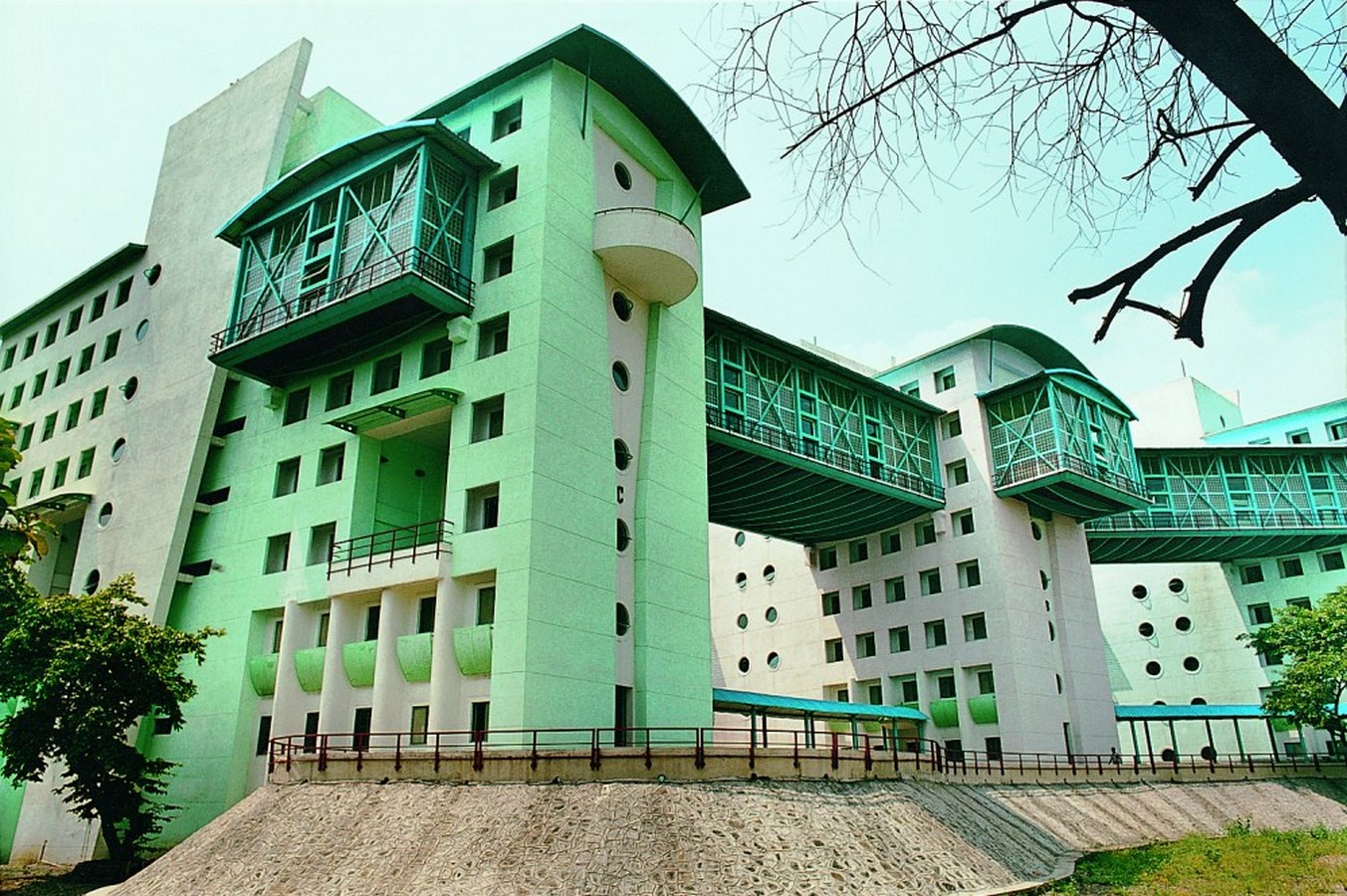 20 Iconic Projects By Hafeez Contractor - Indian Institute of Technology, Bombay2