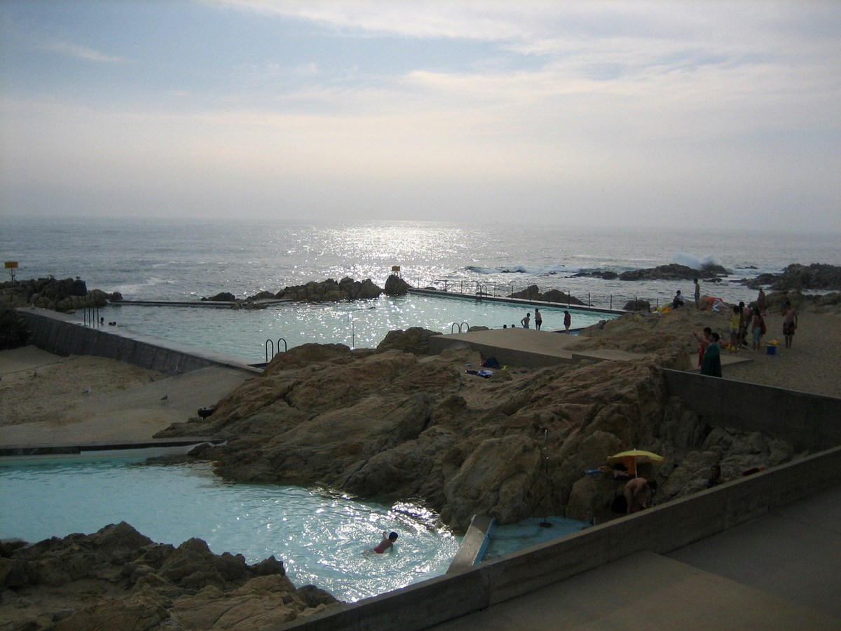 15 Projects by Alvaro Siza every Architect Must Visit! - The Leça Swimming Pool