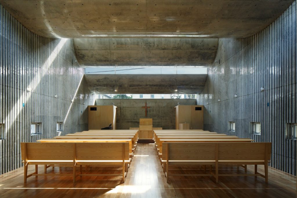 SHONAN CHRIST CHURCH By Takeshi Hosaka architects