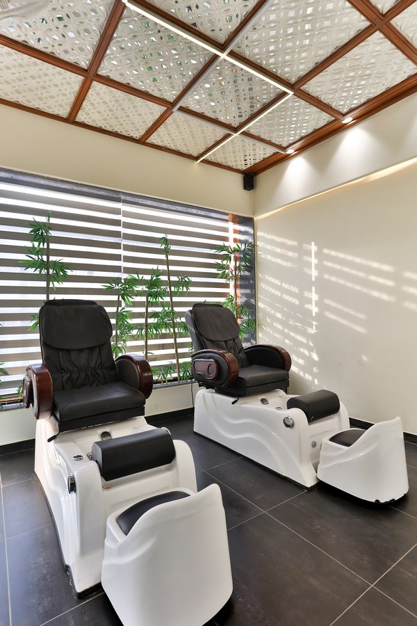The Cherish Saploon by AW Architects At Work