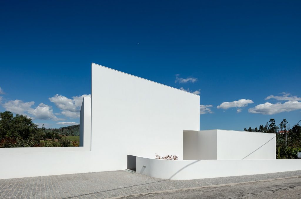 The Gafarim House By Tiago do Vale Arquitectos - Sheet3