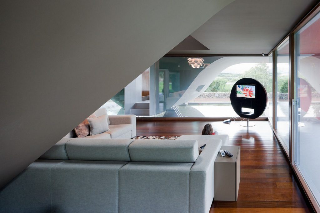 The House of the Flight of Birds By Bernardo Rodrigues Arquitecto - Sheet2