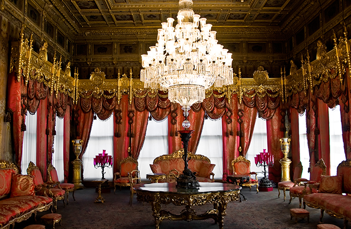 15 PLACES IN INSTANBUL- IMAGE 1 DOLMABAHCE PALACE - sheet2