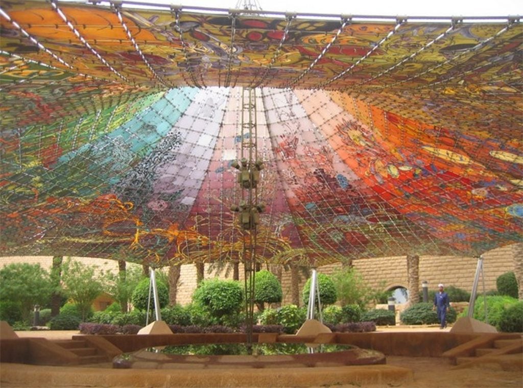 Diplomatic Club Heart Tent by Frei Otto - 1