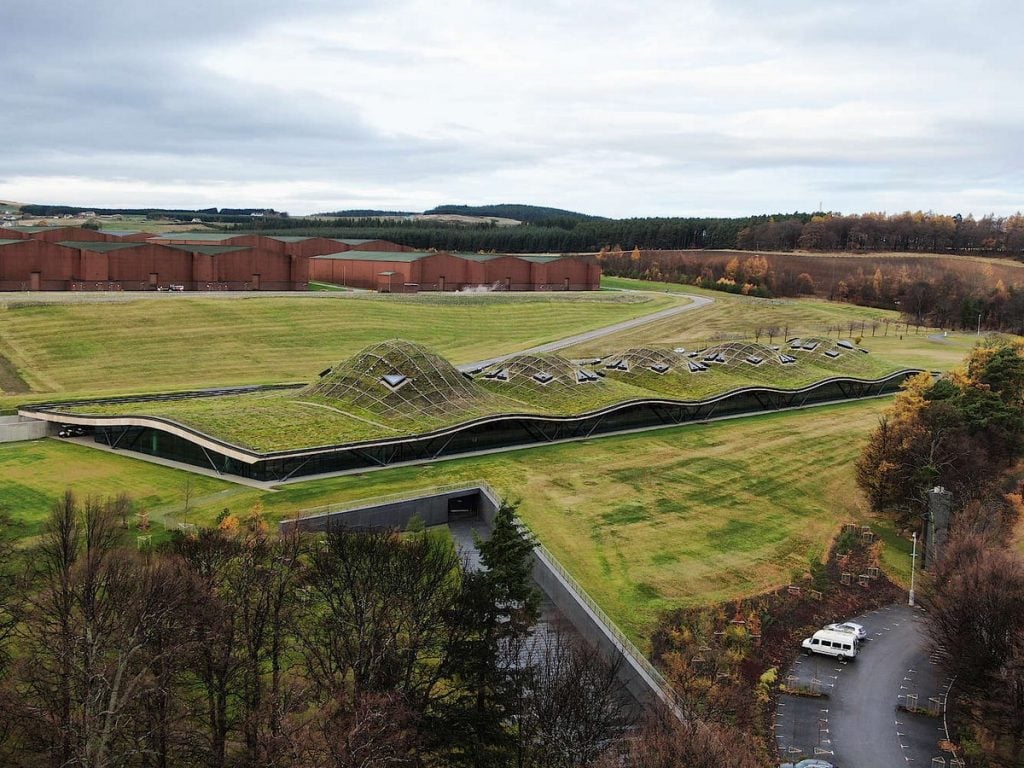 15 PLACES IN SCOTLAND- MACMILLAN DISTILLERY - sheet3