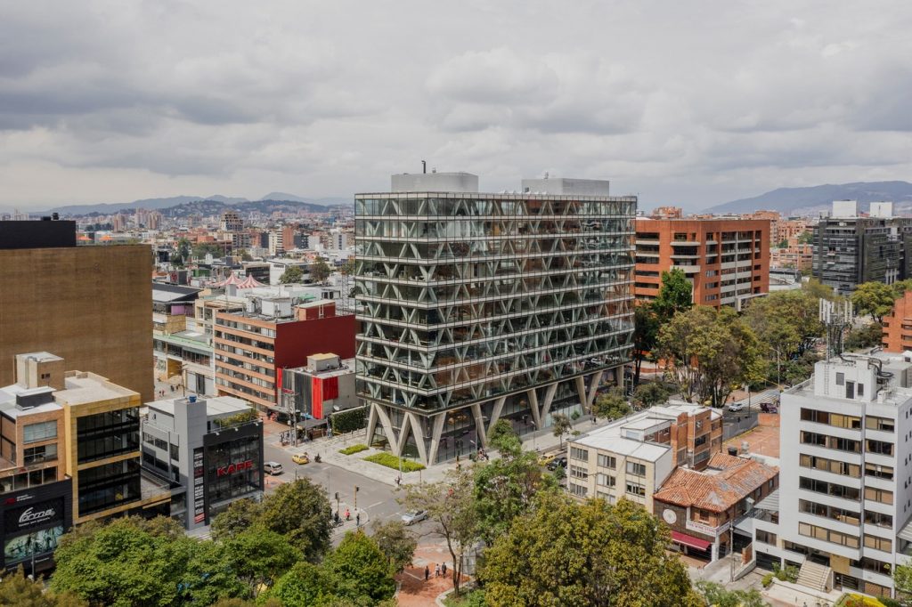 20 BEST AWARDED PROJECTS- 8111 - sheet1