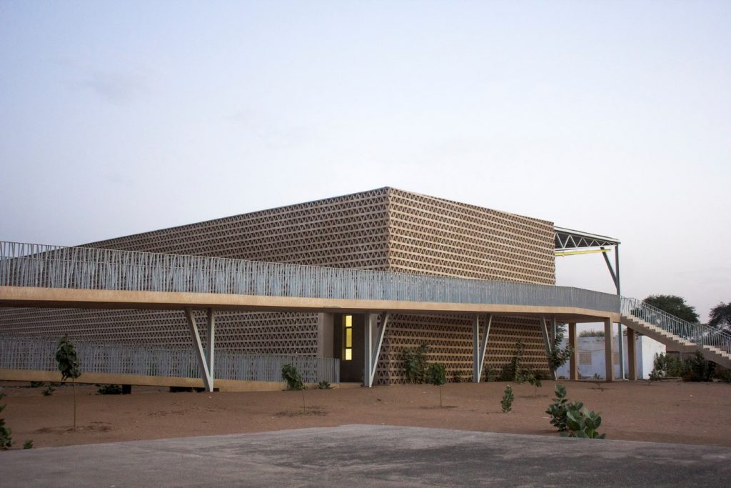 20 BEST AWARDED PROJECTS- ALIOUNE DIOP UNI - sheet1