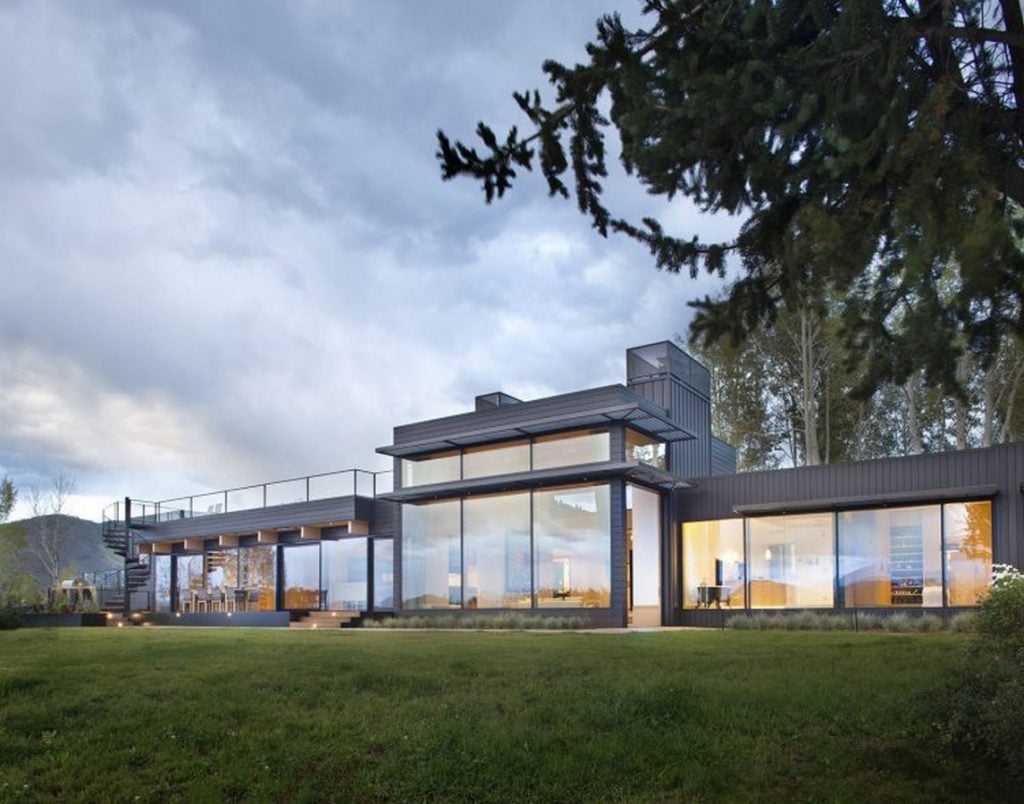 Ridge House by R+B