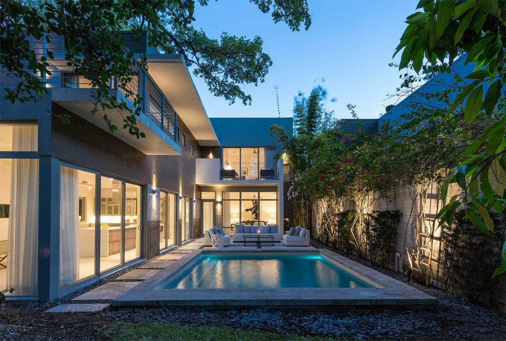Casa Grove III by Mateu Architecture