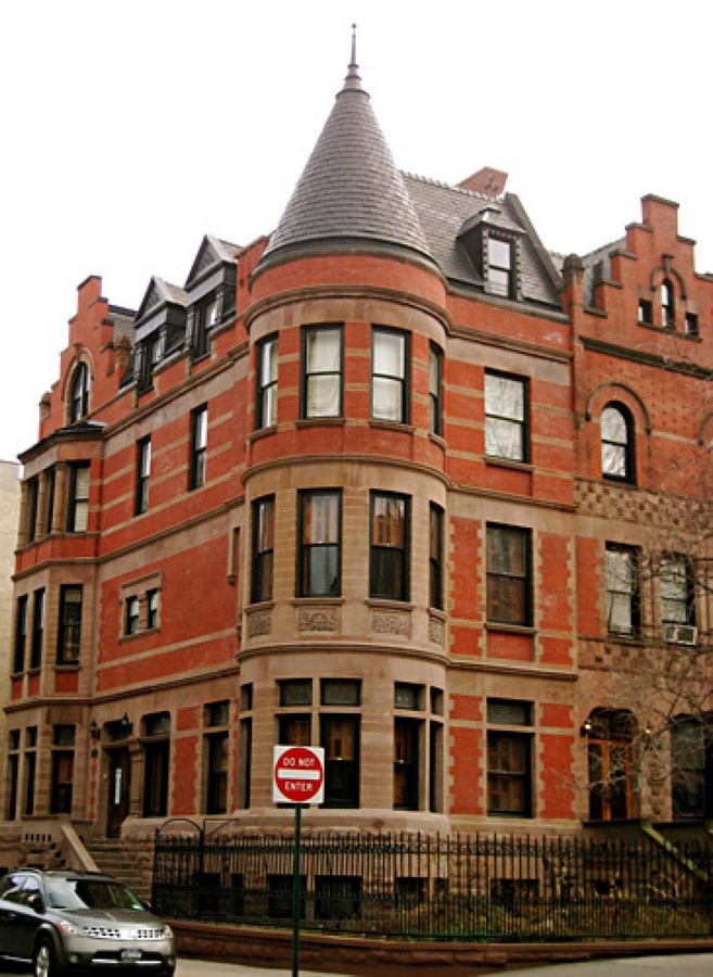 ARCHITECTURE OF DARK HUMOR FLICKS- THE ROYAL TENENBAUMS