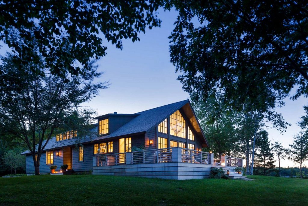 A House by the sea in Maine by G.P. Schafer Architects