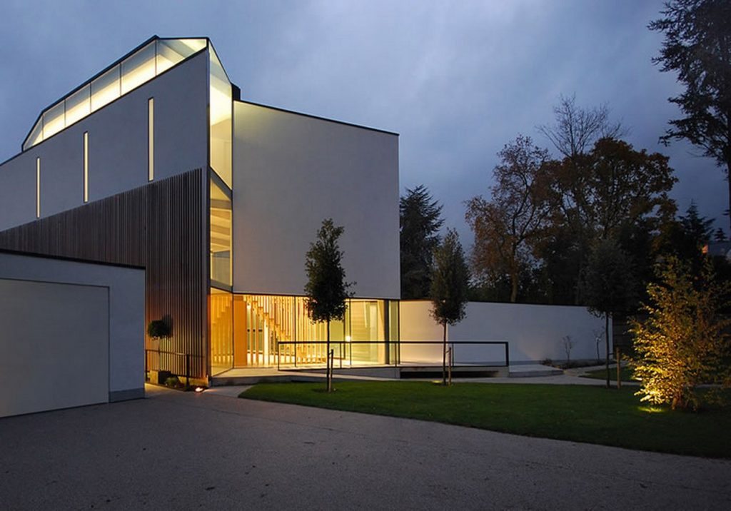 Epsom House by Eldridge London architects