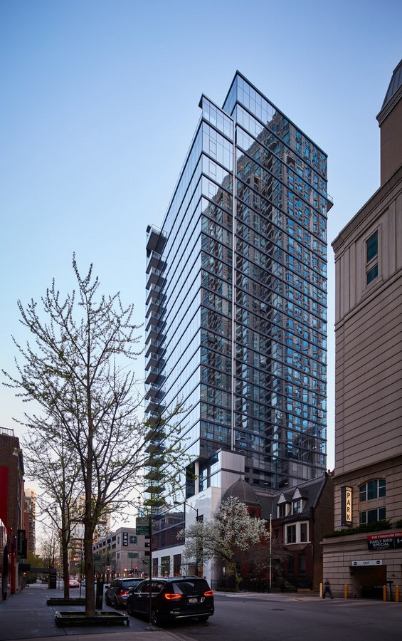 8 East Huron by Valerio Dewalt Train Associates