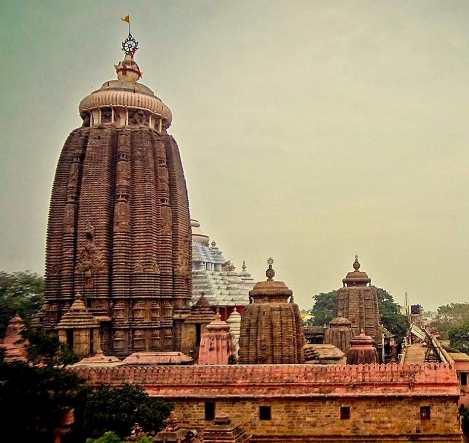 HIGHLIGHTING CHARACTERISTICS OF CULTURALLY IMPORTANT CITIES- IMAGE 3 Jagannath Temple Puri