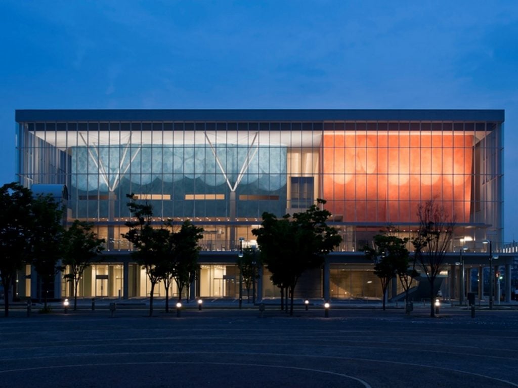 Shimizu performing arts center by Maki & Associates