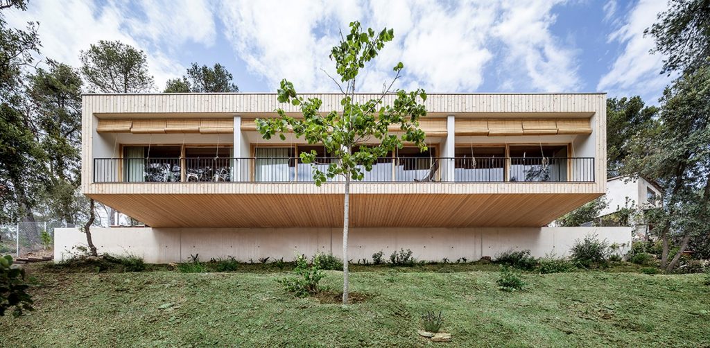 Casa LLP by Morell Alventosa Architects