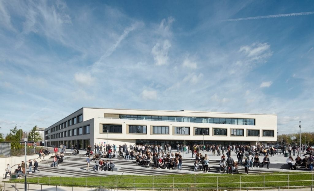 Albrecht Dürer vocational college, Düsseldorf by RKW Architecture