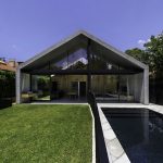 Extruded House by MCK Architects local house make architecture houses designed by architects architectural house archdaily houses architecture house design house archi archdaily beach houses archdaily houses australia