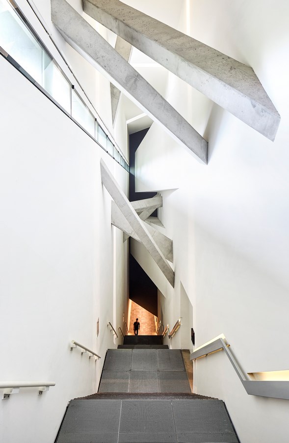 ANALYZING JEWISH MUSEUM IMAGE 4. entrance staircase view. Source-libeskind.com +HuftonCrow