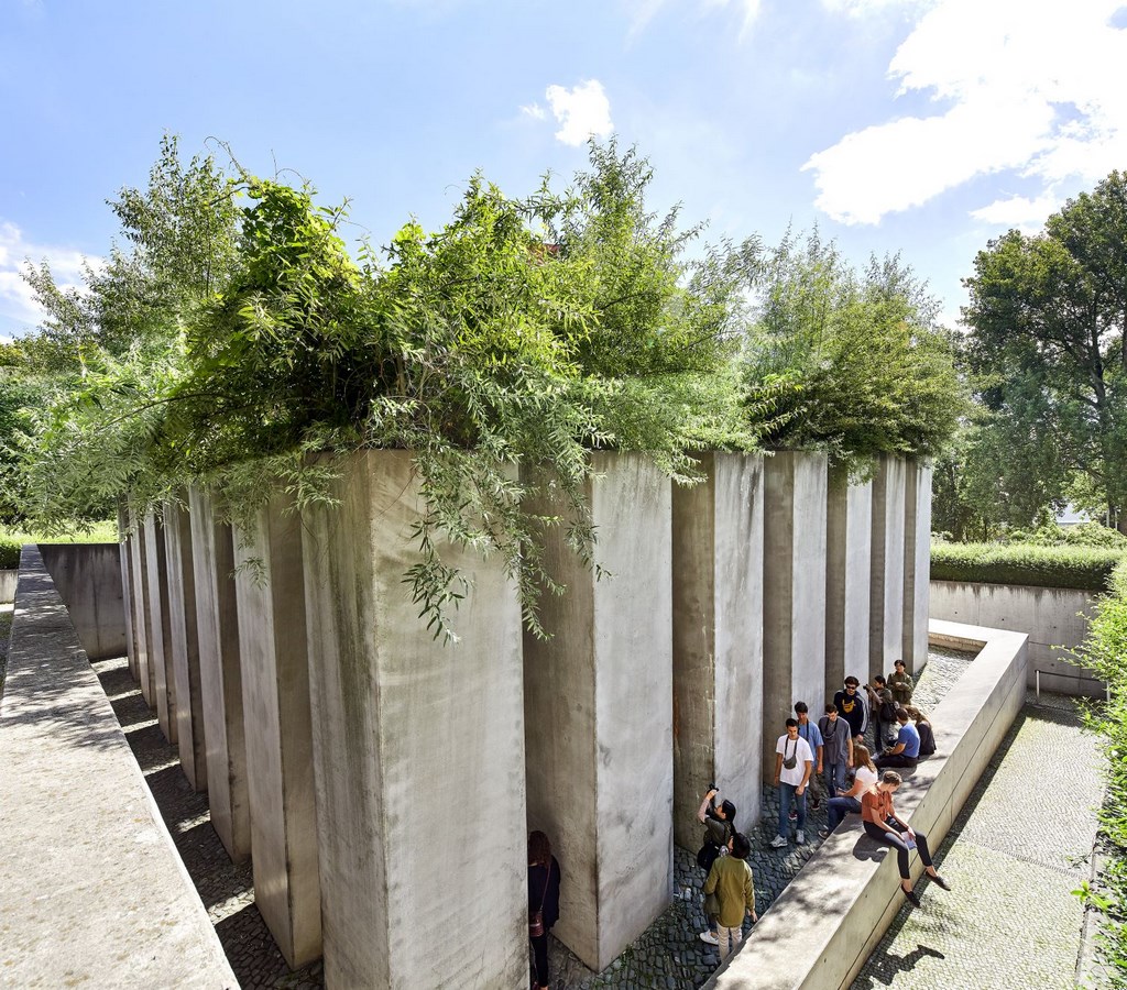 IMAGE 6. exterior garden of exile view.