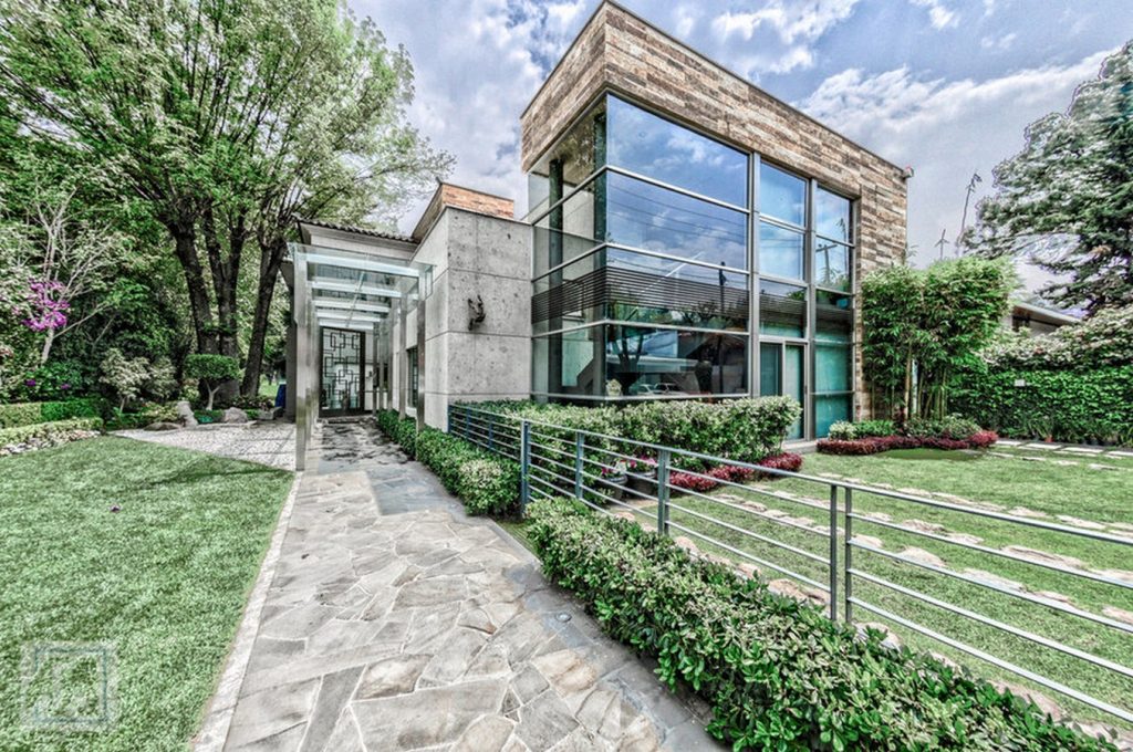 The Garden House by Manuel Roditi Arquitectos