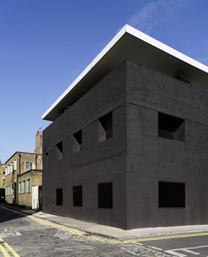 Dirty House, London -1