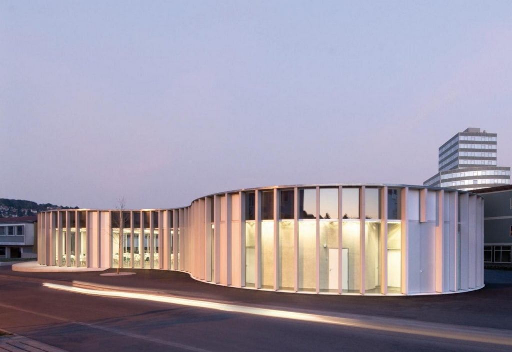 Cafeteria School center, Stadtmitte by Somaa