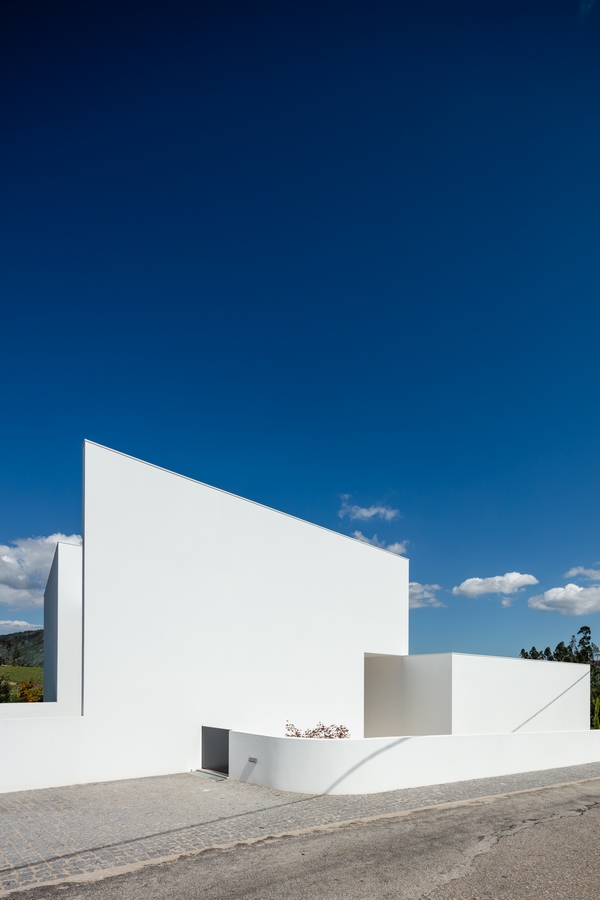 Gafarim House by Tiago do Vale Arquitectos - Sheet2