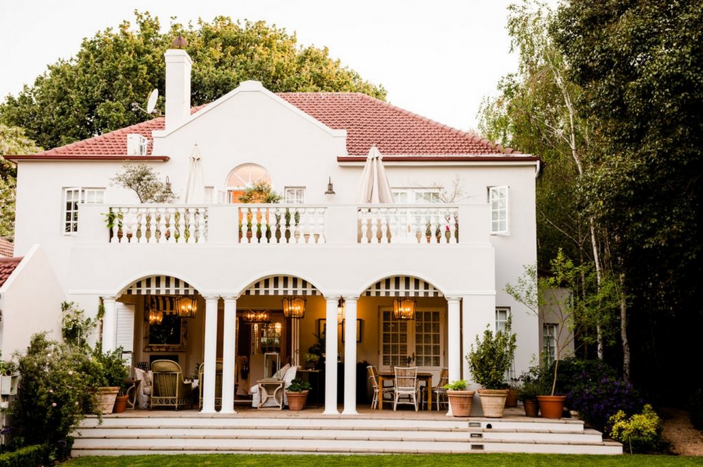 Family Grandeur by Salt + Light Architects