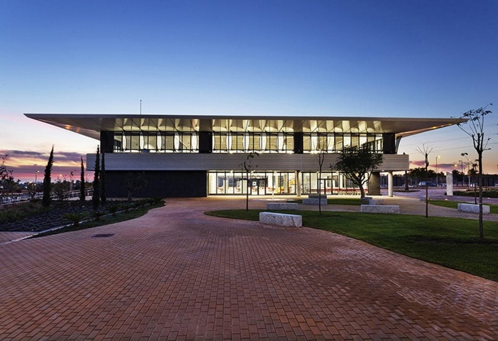Loyola University campus by Luis Vidal