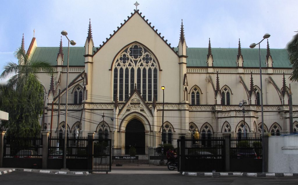15 Places to Visit in Lagos-Cathedralof Holy Cross -2