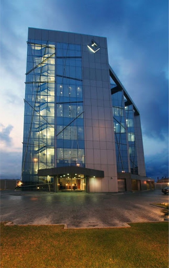 15 Places to Visit in Lagos-DiamondBank Official Gead Office -3