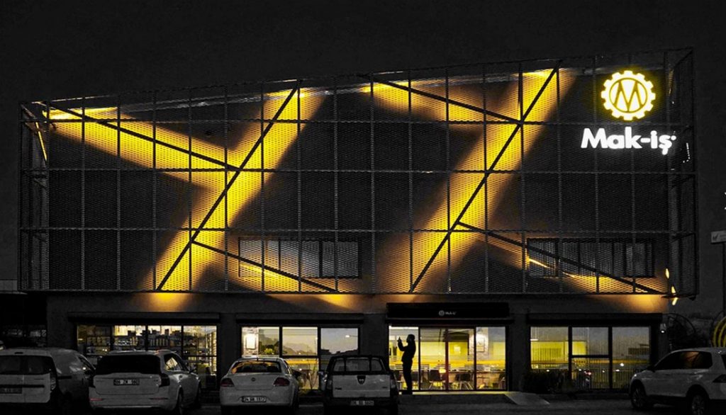 Mak-İş Administrative building by KRG Architects.