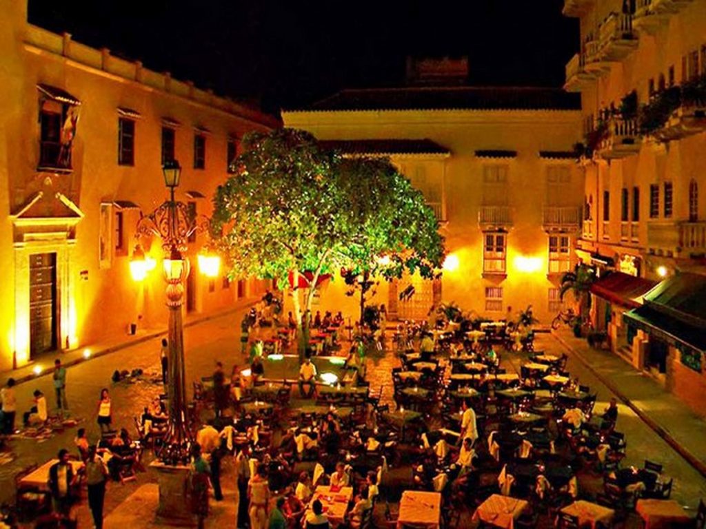 Places to visit in Cartagena-SantoDominoSquare -1