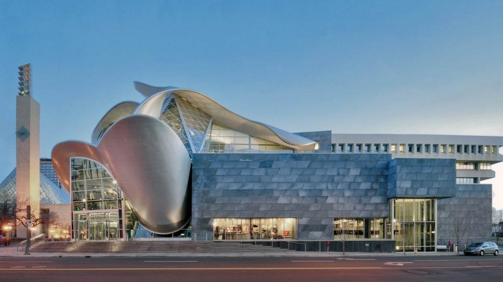 Places to Visit in Edmonton,-ArtGalleryofAlberta -1
