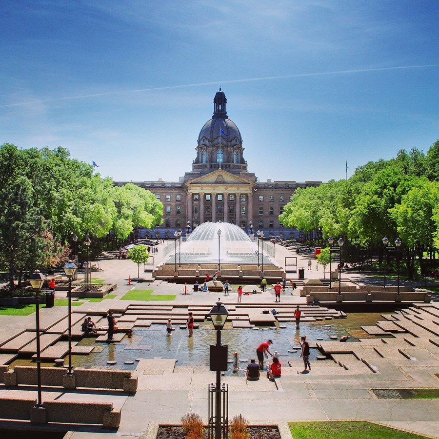 Places to Visit in Edmonton,-LegislatureBuilding -1