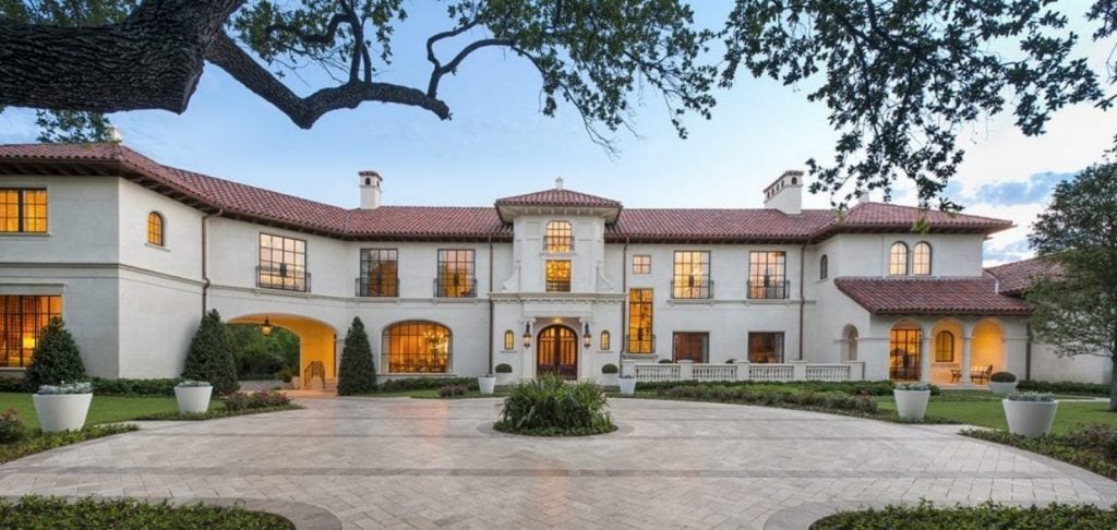 Mediterranean Villa by Fusch Architects