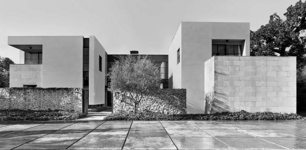 Exterior Morris Hullinger