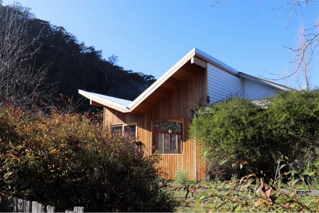 Alpine Cottage by Hurley Architects