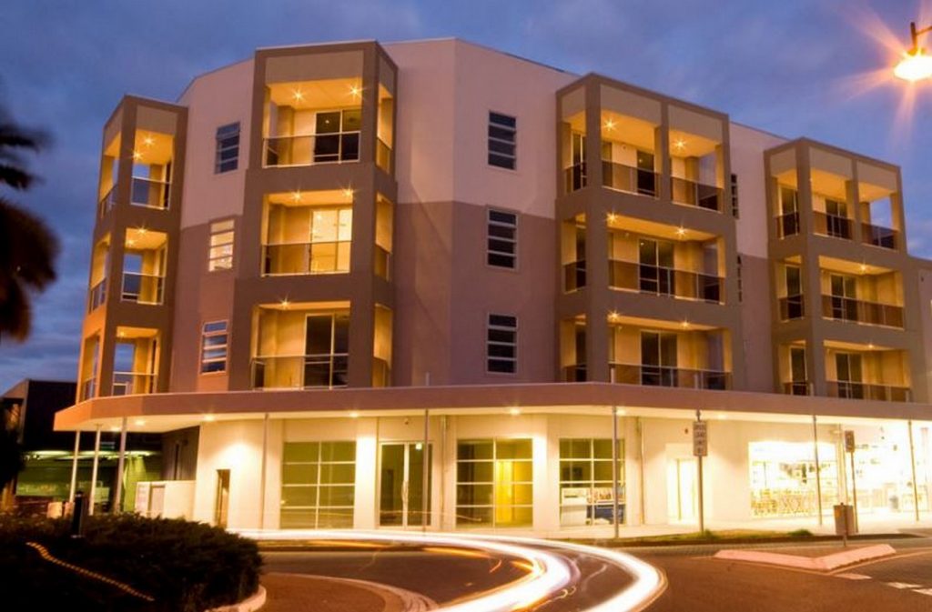 Boulevard Apartments by Varizokas